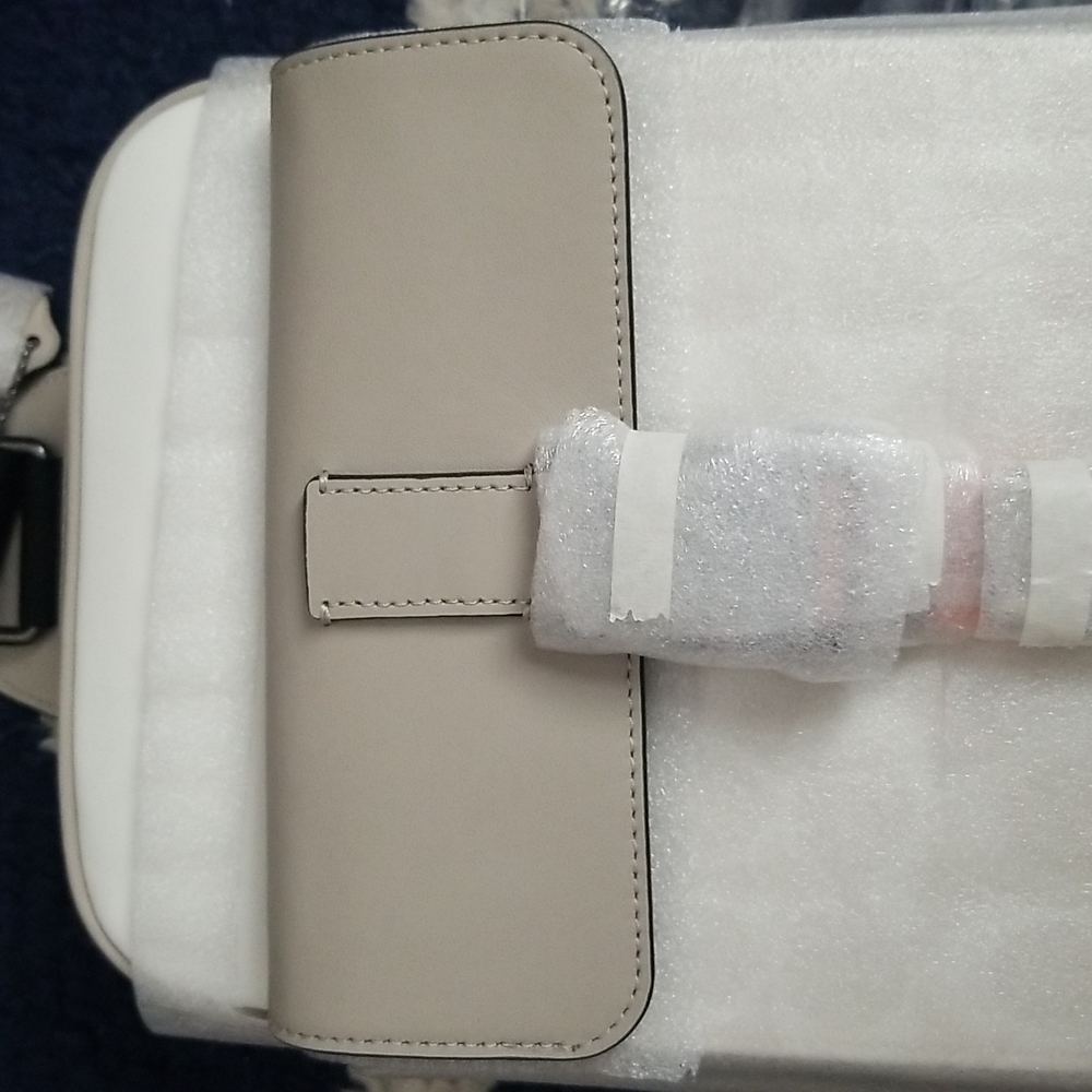 Coach - Picture 2 of 4